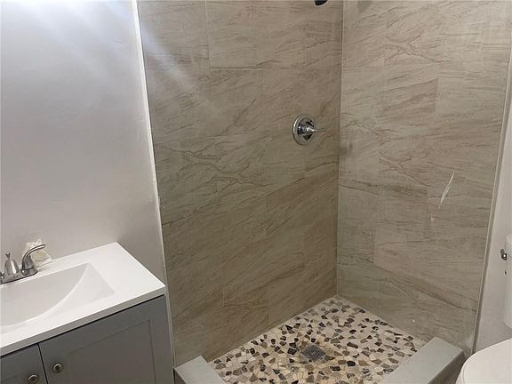 5th image of 4070 NW 35th Avenue