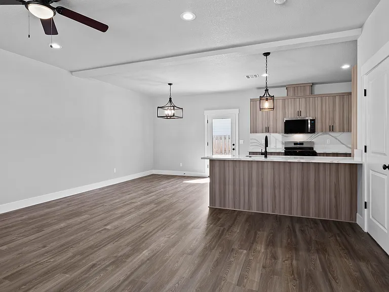 1085 Sassafras St #1085 — Photo 5