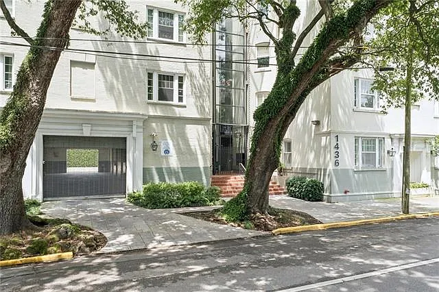 2 bed, 2.0 bath, 1918 sqft, $4,100 — Photo 2