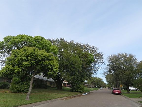 4th image of 1909 18th Ave N