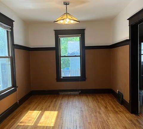4th image of 1806 Johnson St NE