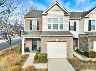 2403 Diplomat Ln, Charlotte, NC 28210