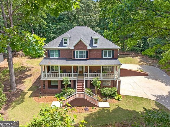 2nd image of 667 Wellington Dr