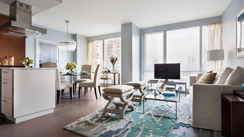 1st image of 700 W 42nd St #42H