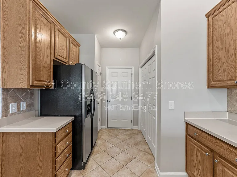264 Viareggio Rd — Photo 12