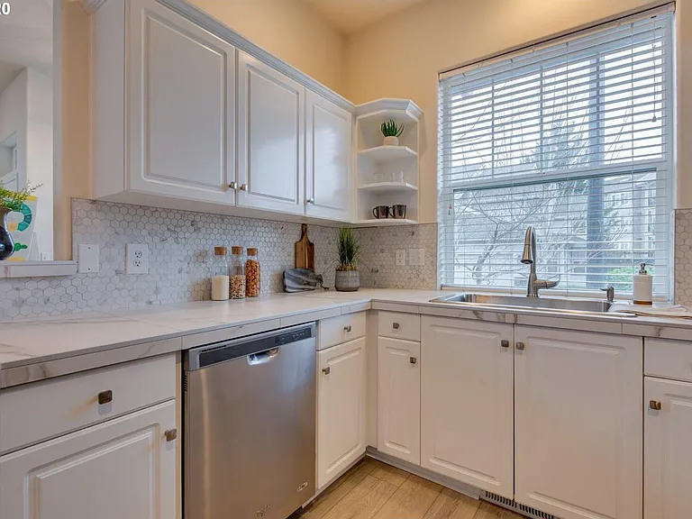 15059 NW Elaina Ct — Photo 7