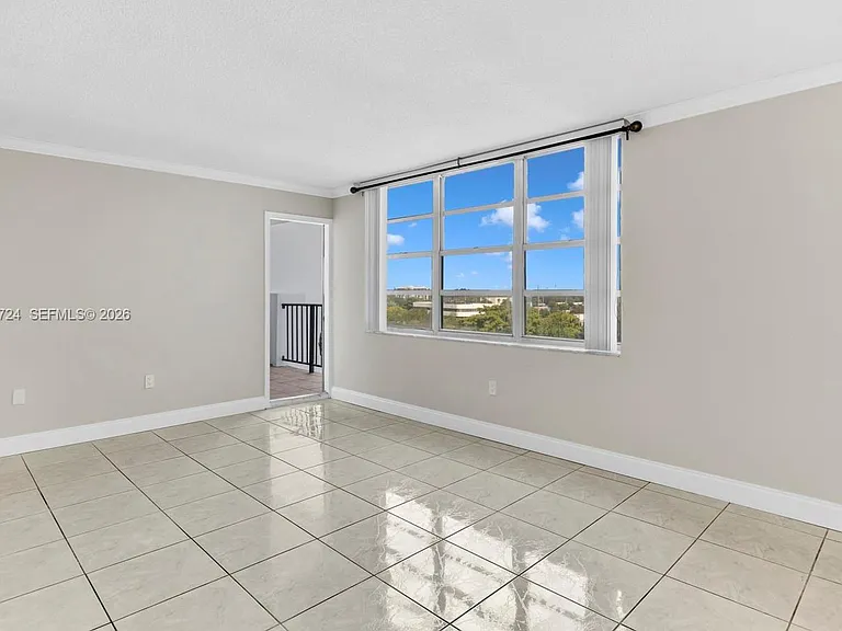 2750 NE 183rd St #806 — Photo 7