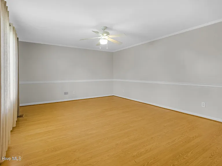 609 Edgehill Rd — Photo 9