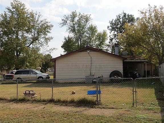 5th image of 1005 Albert Dr