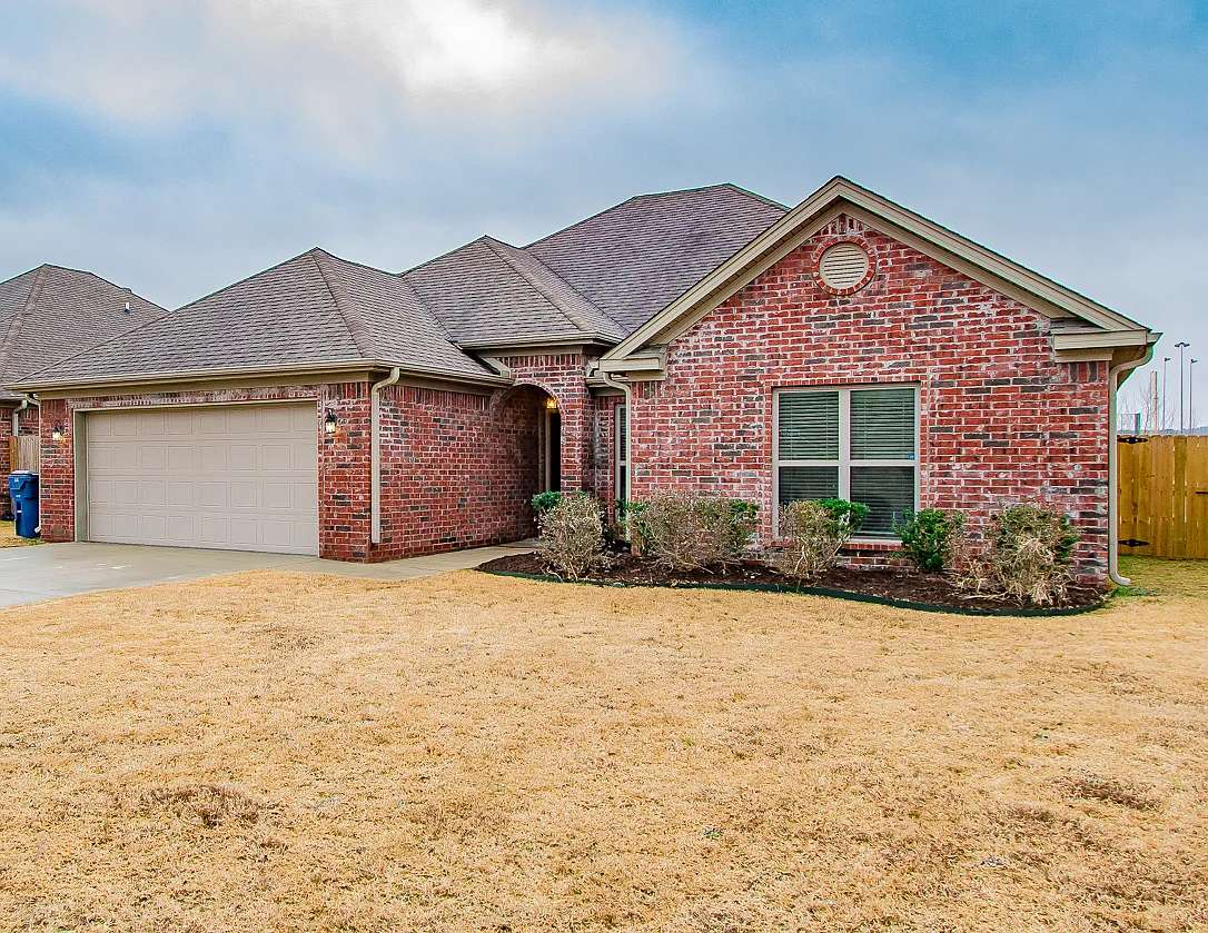 4 bed, 1651 sqft, $2,500 — Photo 1