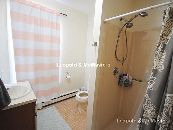 4th image of 57 Waverly St #2