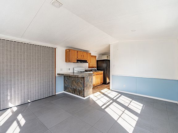 2nd image of 11 Pioneer Way