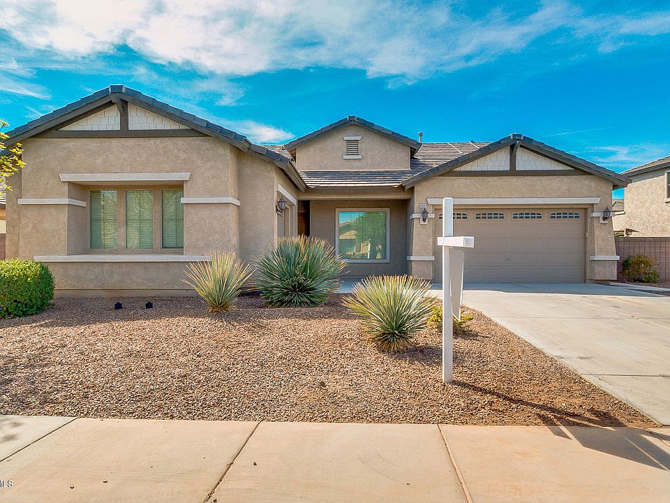 1st image of 44569 W Garden Ln