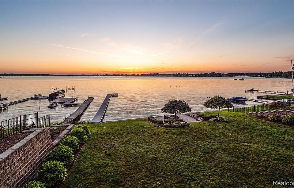 1840 Cass Lake Front Rd, Keego Harbor, MI 48320 MLS 20230026897 Zillow