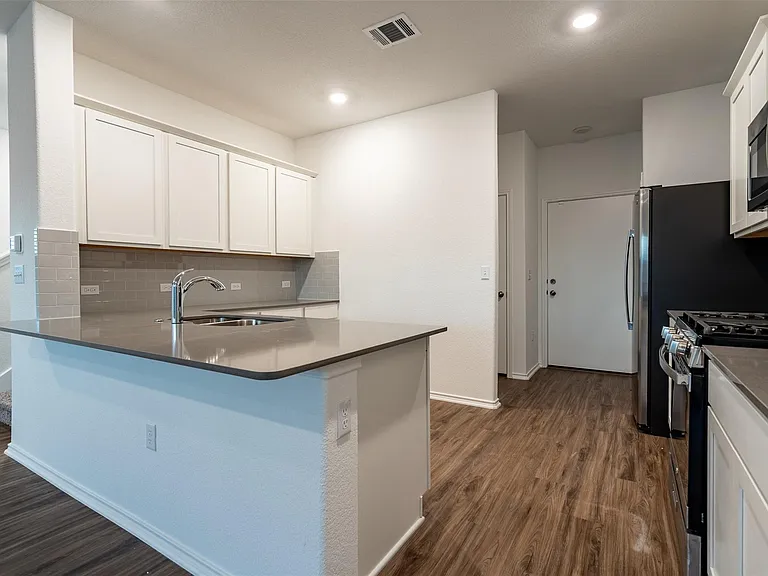 7100 Dancing Wind Ln — Photo 7