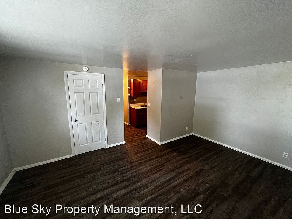 1st image of 709 S Hutchinson Ave #3