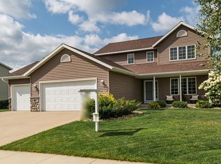 665 Forbrook Ln NW, Rochester, MN 55901