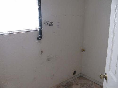 5th image of 3074 Glenview Ave