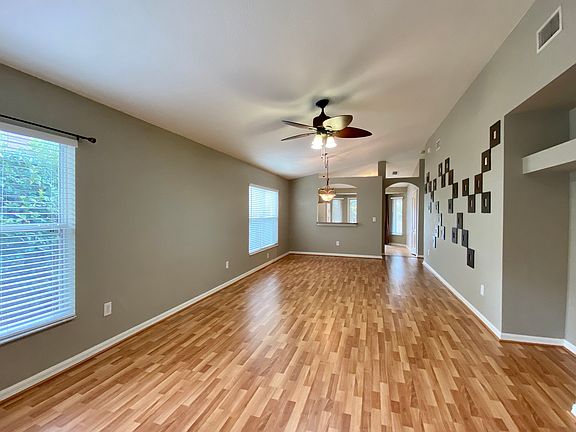 5th image of 1506 Marsh Wood Dr