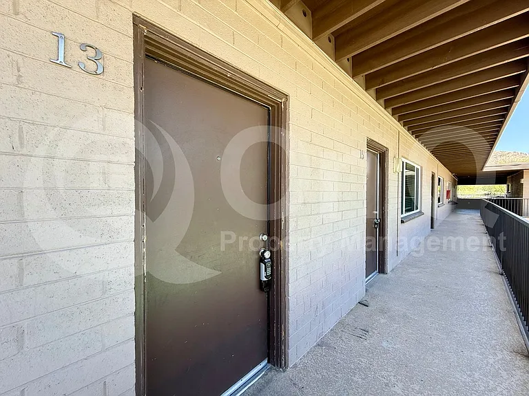 25 E Eva St #13 — Photo 22