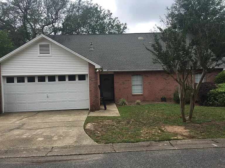 133 Parkwood Dr — Photo 1