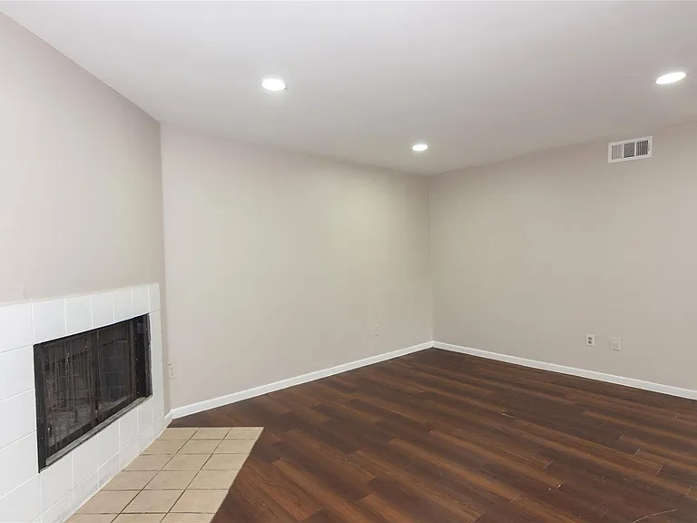 1603 Onion Creek Village Dr #C — Photo 9