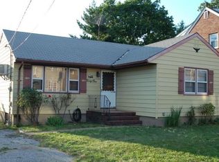 41 John St, East Rutherford, NJ 07073