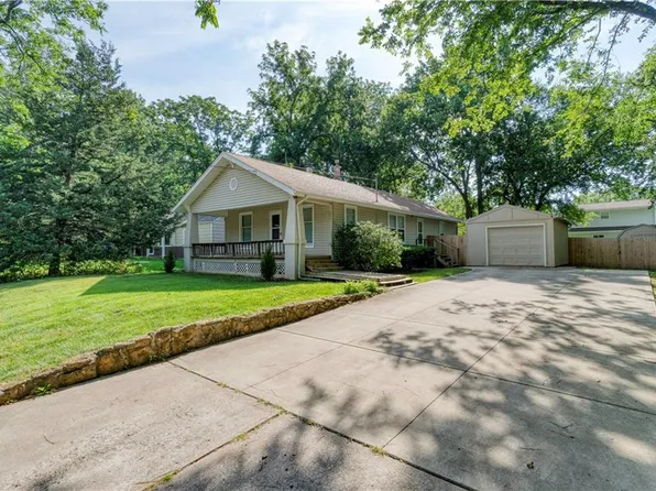 8241 Riley St, Overland Park, KS 66204