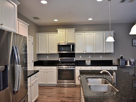 5th image of 3177 Welton Cir