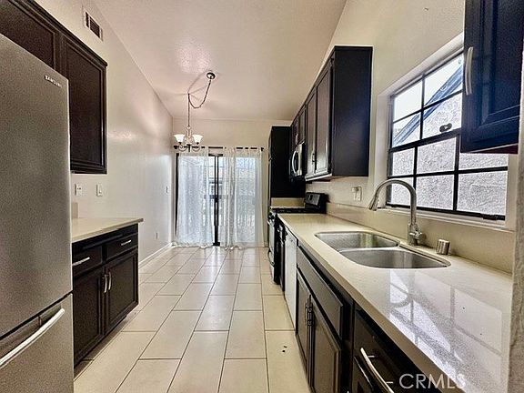 5th image of 2542 W Macarthur Blvd