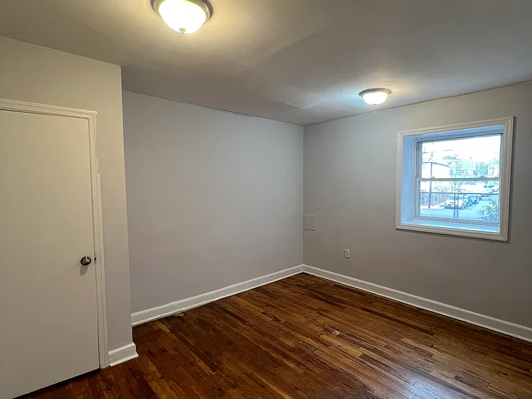 166 Chancellor Ave #2 — Photo 4