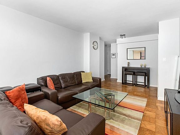 2nd image of 220 E 57th St APT 6B