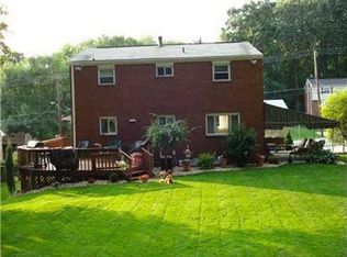 349 Holiday Park Dr, Pittsburgh, PA