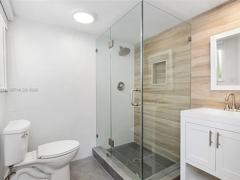 330 Coconut Isle Dr — Photo 27