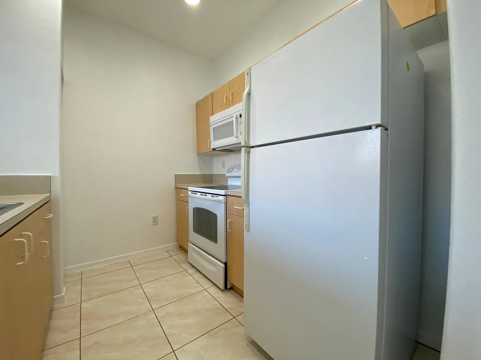 3 bed, 1258 sqft, $2,300 — Photo 3