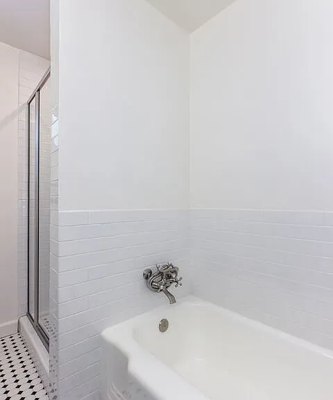 1561 Hazelwood Ave — Photo 13