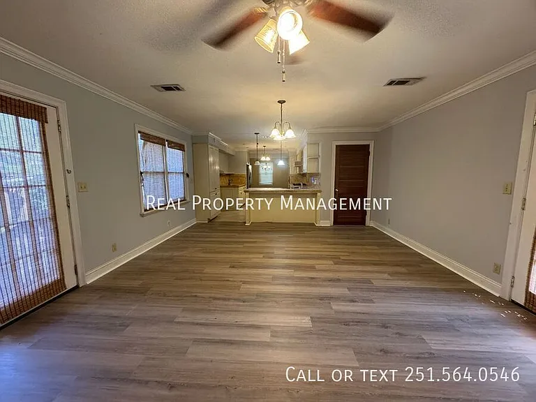 1063 Midmoor Dr — Photo 7