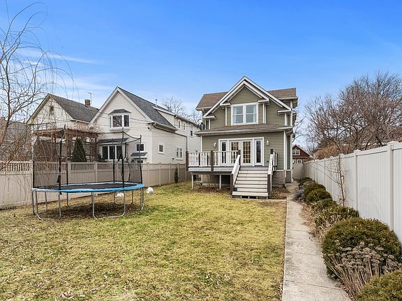 3rd image of 25 Ashland Ave