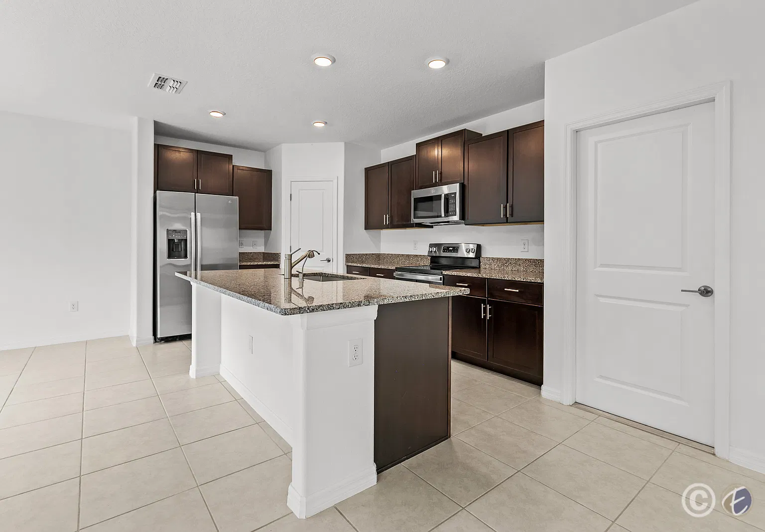 5552 Blue Azure Drive — Photo 2