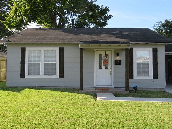 3rd image of 2234 8th St
