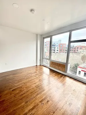 Rented by Dynamik Realty | media 20