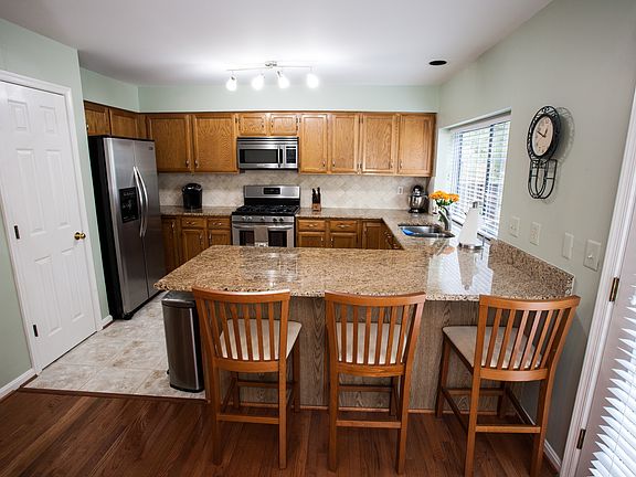 5th image of 2656 McGuffeys Ct