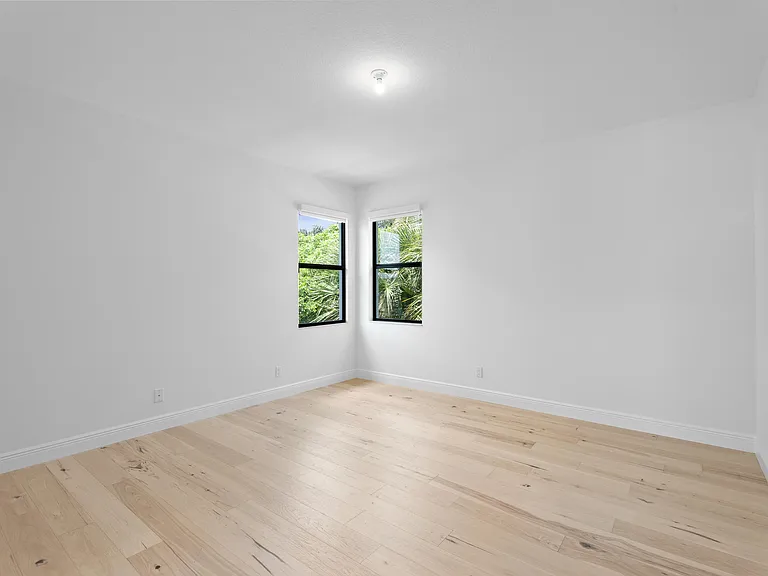 5603 Delacroix Ter — Photo 33