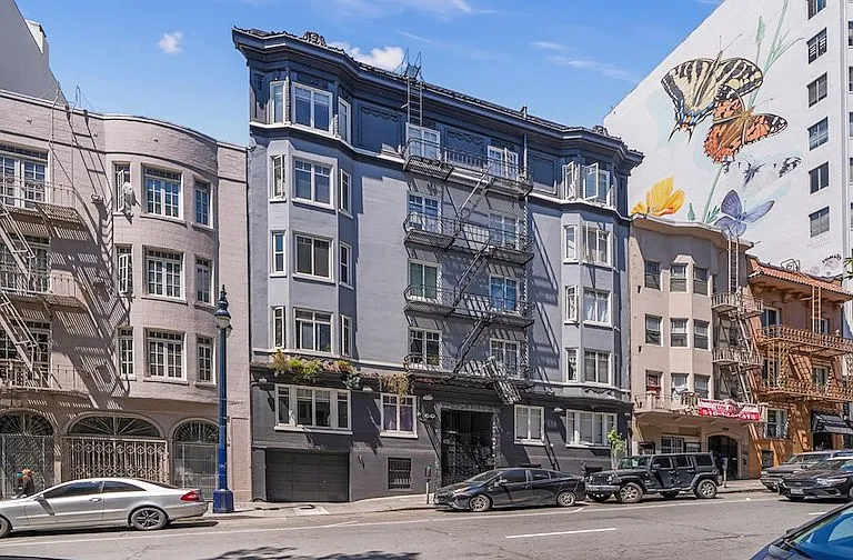 425 Hyde St #2 — Photo 1