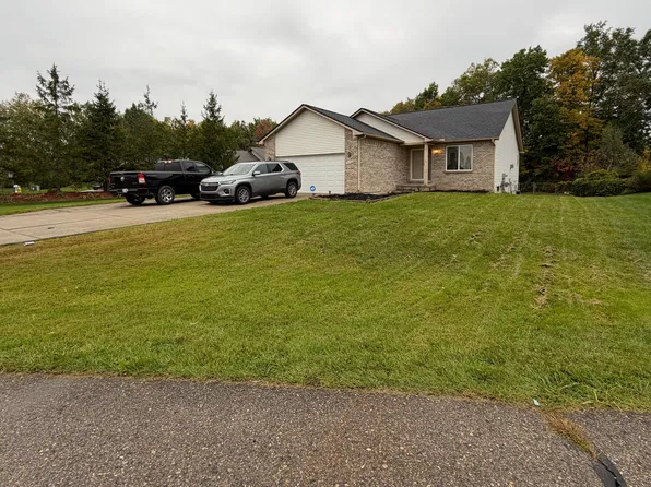 5459 Pear Tree Dr, Burton, MI 48519