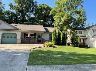1014 N Forest View Dr N, Ellettsville, IN 47429
