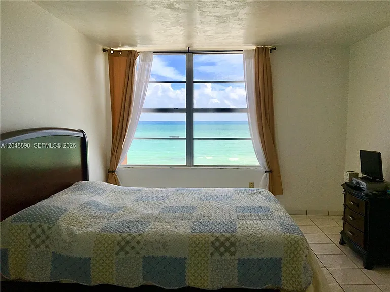 2899 Collins Ave #1143 — Photo 7