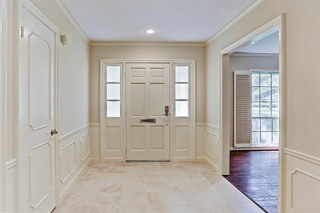 4 bed, 3211 sqft, $6,800 — Photo 2