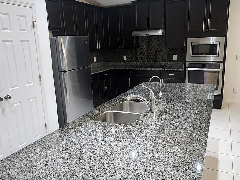 1817 Elkins Point Dr — Photo 10