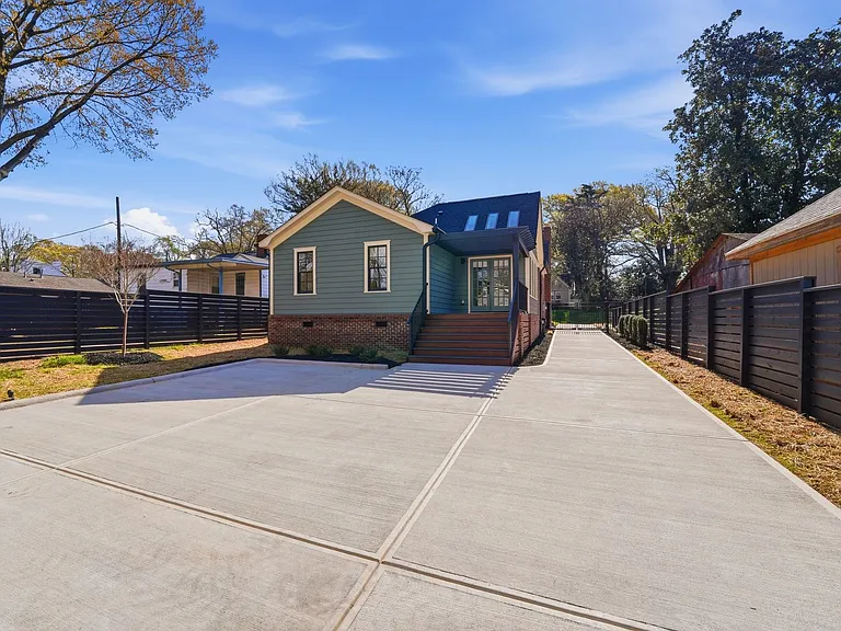 1838 Merriman Ave — Photo 6